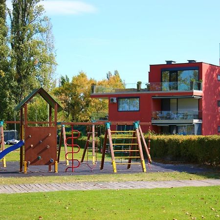 Prime Apartmans Балатонлелле Экстерьер фото